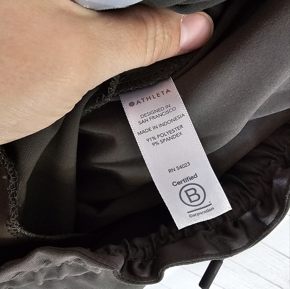 ATHLETA METROPOLIS JOGGER IN Mountain Olive, sz 10 - Picture 7 of 11